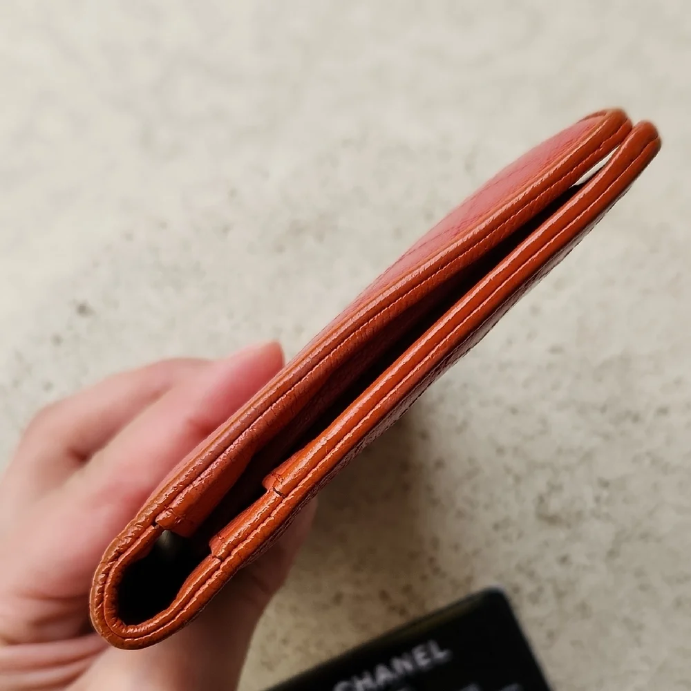 CHANEL Red Quilted Leather Wallet - Picture 3 of 15